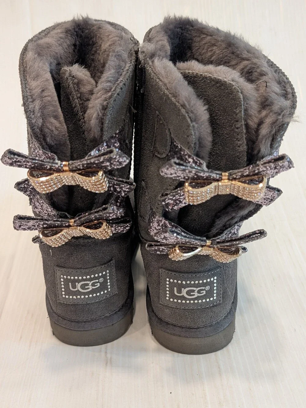UGG Bailey Bling Glitz Kids Gray Suede Shearling Bow-Back Mid Boots Size 4